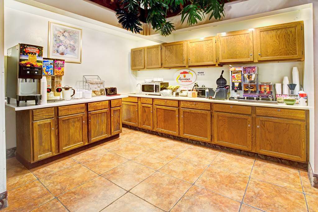 Hotel Super 8 By Wyndham Longmont/Twin Peaks Facilidades foto